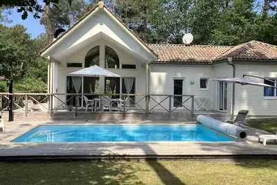 Image de Maison Villa  Bois 4* (6 Pers), Sur Golf De Biscarrosse, Piscine CHAUFFÉE, Calme