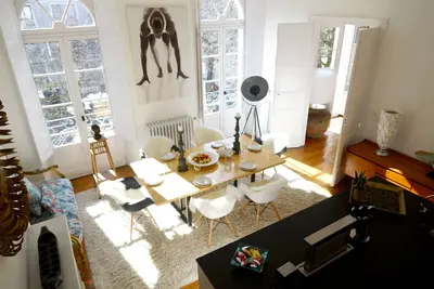 Image de Spacieux apt de type 5 de 95m², grand volume, Piscine Chauffee