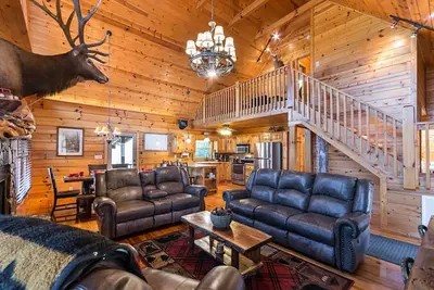 Image de Luxe Realog Cabin-Noisy Trout Creek-Grand Mtn \/ vues sur la vallée-Wifi-FirePit-Arcade
