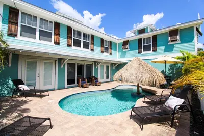 Image de Sunrise Shore - Cinq Chambres Maison, Couchages 11