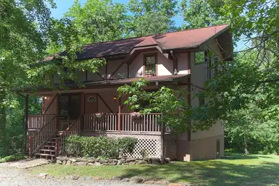 Image de Rosewood Chalet- Retraite privée proche des activités équestres et du parc I26!