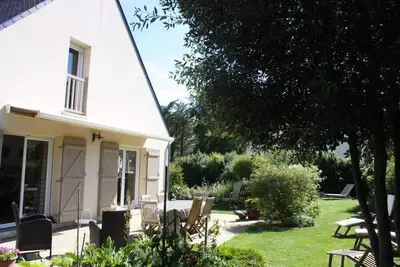 Image de Maison avec jardin clos, proche de la plage, idéal pour des vacances reposantes