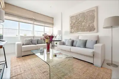 Image de Bright Apartment with Views of Metropol Parasol. Campana