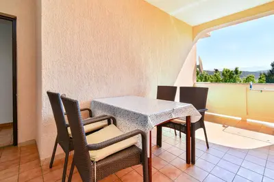 Image de Appartement de deux chambres avec la terrasse et la vue sur le mer Supetarska Draga - Donja, Rab (A-2013-c)