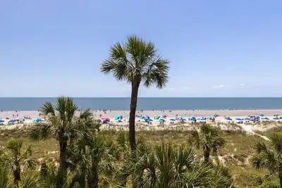 Image de Oceanfront 2 chambres, 2 salles de bain avec balcon privé face à la mer
