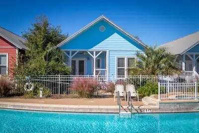 Image de 300 'à Deeded Beach. Parfait Seacrest Beach Cottage: Piscine et 4 vélos