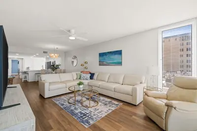 Image de 3bd / 3ba ~ Unité de coin spacieuse au Majestic Beach Resort! - Réservez aujourd'hui! !