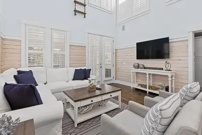 Image de Seacrest Beach Home avec piscine communautaire et 3 vélos!