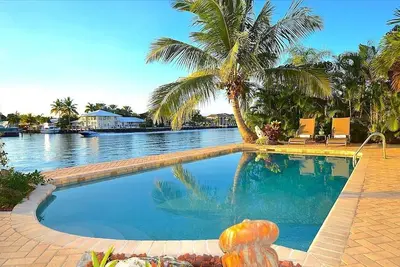 Image de Btsvv'S-Riviera: piscine chauffée privée au bord de l'eau à pied de la plage!