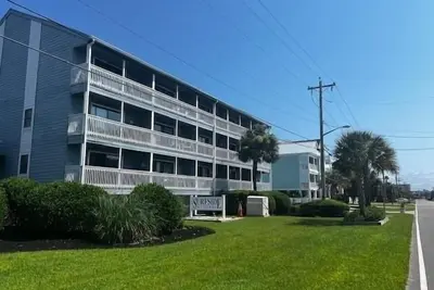 Image de Surfside par la mer I 205