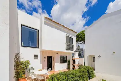Image de Superbe vue sur la mer de la villa, Tv britannique, Wifi, climatisation, chauffage, 3 min Ă pied de la plage