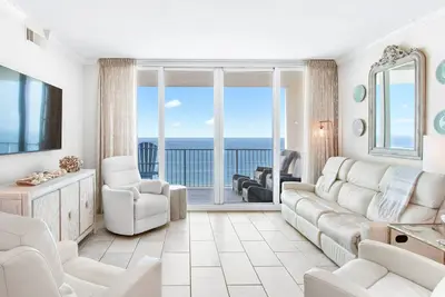Image de Luxury Gulf Front - Designer Owned, Pool, Jacuzzi