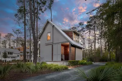 Image de Moreland moderne à Palmetto Bluff, peut accueillir jusqu'à 8 personnes, Offre Golf Et VÉLOS! !