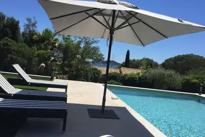 Image de Ramatuelle- l'Escalet : maison avec vue mer, piscine et jardin