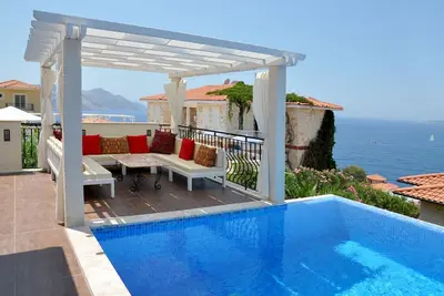 Image de Superbe villa panoramique avec vue fantastique sur le coucher du soleil