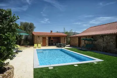 Image de Maison de vacances pour 17 personnes avec barbecue et piscine privée