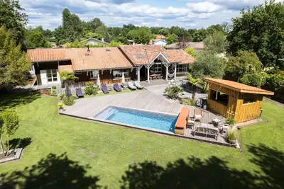 Image de Superbe Villa D'archi Lege Cap Ferret 242 M2 Piscine  Boulodrome terrain 2200 m2