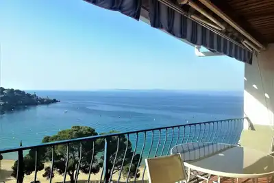 Image de Copropriété privée, calme, appartement avec grande terrasse et vue mer. Situé dans l'endro