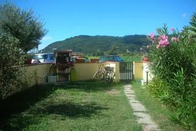 Image de Ameglia: maison typique avec une belle vue sur la campagne de Ameglia et Montemarcello