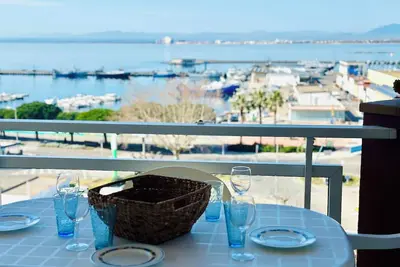 Image de Appartement face au port de Roses, à 2 pas de tout.