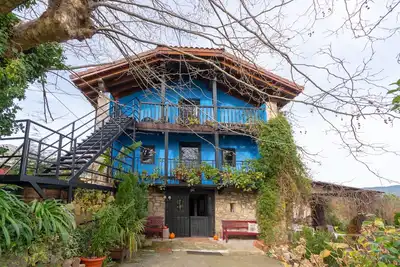 Image de Dans Amaloka Holiday Home, Une Maison De Montagne Du Xvii Siecle Avec Piscine