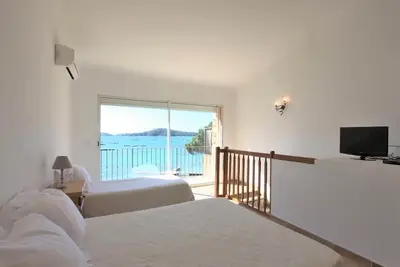 Image de Maison **** Sur La Plage De Pinarello, situation unique. 15mn de porto-Vecchio