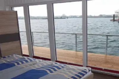 Image de Appartement de luxe dans une maison flottante