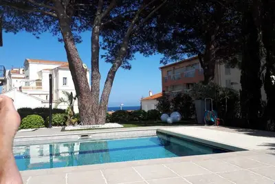 Image de Sainte Maxime Appartement dans villa avec piscine et jardin près zone pietonne