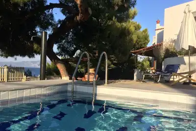 Image de Grande villa bord de mer avec piscine privée 1h30 d'Athènes pour 10\/12 personnes