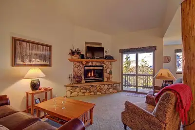 Image de Beautiful Dog Friendly Home. Vues magnifiques, bain à remous. Près de tout. 127