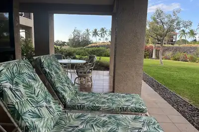 Image de Condo amélioré calme, grande véranda entouré de pelouse et de jardin