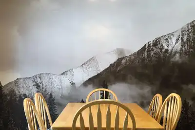 Image de Maison familiale fabuleuse à la base des montagnes de ski - Parc, tennis, randonnée nature
