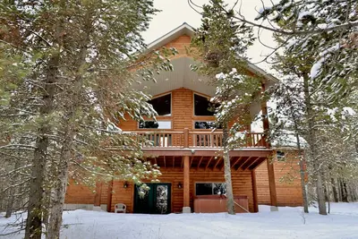 Image de Huckleberry Retreat⭐️Hot Tub Sat Tv Bbq Grill 20min À Yellowstone À PROXIMITÉ Des Sentiers De Vtt