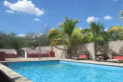 Image de Maison avec piscine, espace détente, pour familles, gay-friendly & pet-friendly