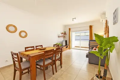 Image de A04 - Grand appartement moderne avec 1 chambre et piscine