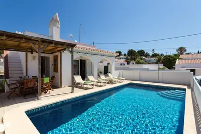 Image de Belle villa avec piscine privée.