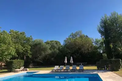 Image de Grande maison rénovée avec goût dans deux hectares, avec des vues exceptionnelles