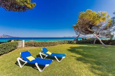 Image de Villa Les Aguiles · Beach front villa