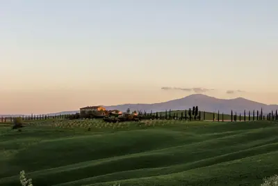 Image de Villa panoramique avec piscine privée et vues toscanes spectaculaires à 360 ° près de Sienne