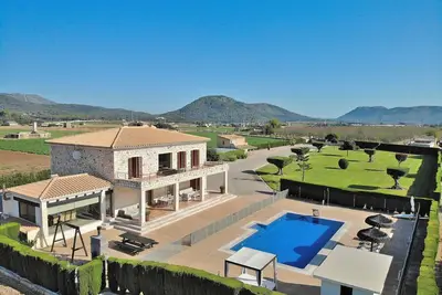 Image de Rey del Campo 140 villa luxueuse avec piscine privée, climatisation, jardin et espace barbecue