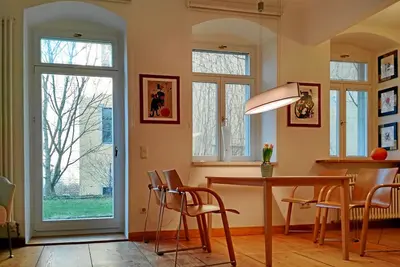 Image de Neustadt-Paradies, appartement avec terrasse dans le Kunsthofpassage