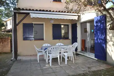 Image de Maisonnette jumelée dans residence avec piscine en lisière de pinède - 2075
