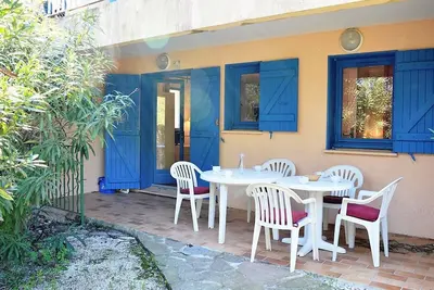 Image de Appartement 2 pièces cabine, 6 couchages, avec piscine et terrasse ensoleillée au Lavandou