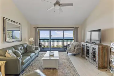 Image de 316- Magnifiquement rénové, Gulf Front, superbe condo. Destin Beach Club