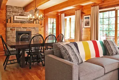 Image de Log House + Lakefront = Joie D'ÉTÉ! !