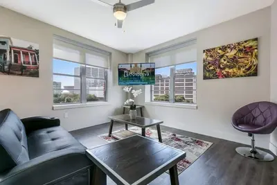 Image de Superbe condo 2bd / 2bath près du quartier français et de la rue Bourbon