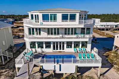 Image de 8 Br ~ Gulf Front ~ Piscine chauffée privée ~ 28 personnes! Joyau du Golfe!