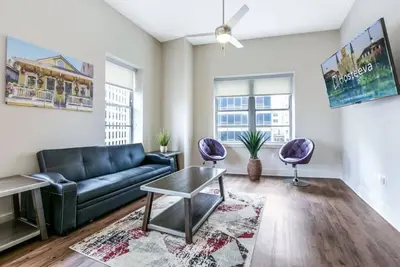 Image de Superbe condo 2bd / 2bath près du quartier français et de la rue Bourbon
