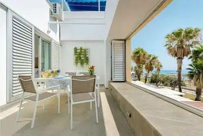 Image de Big House with Terrace on the Beach. Pedregalejo