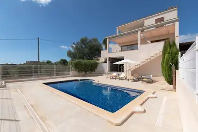Villa Es Sequer · Family town house with pool